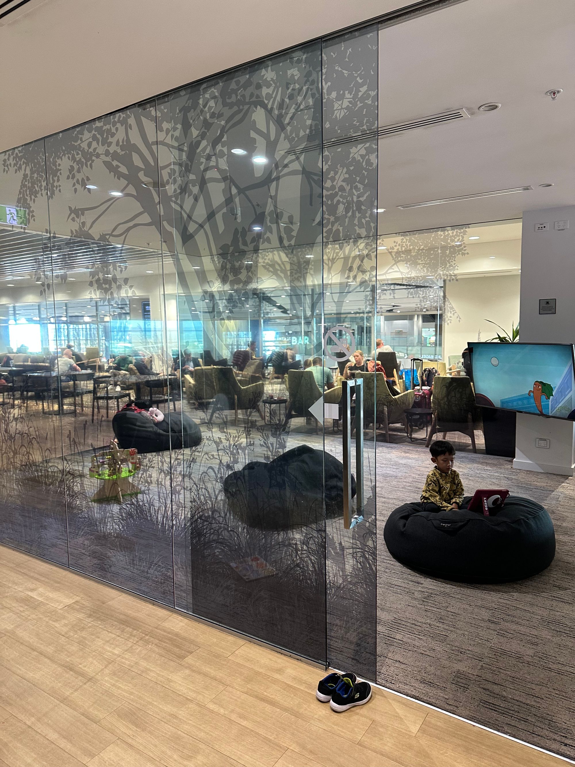 Strata Lounge Auckland (AKL) Review: Kid-Friendly Airport Lounge