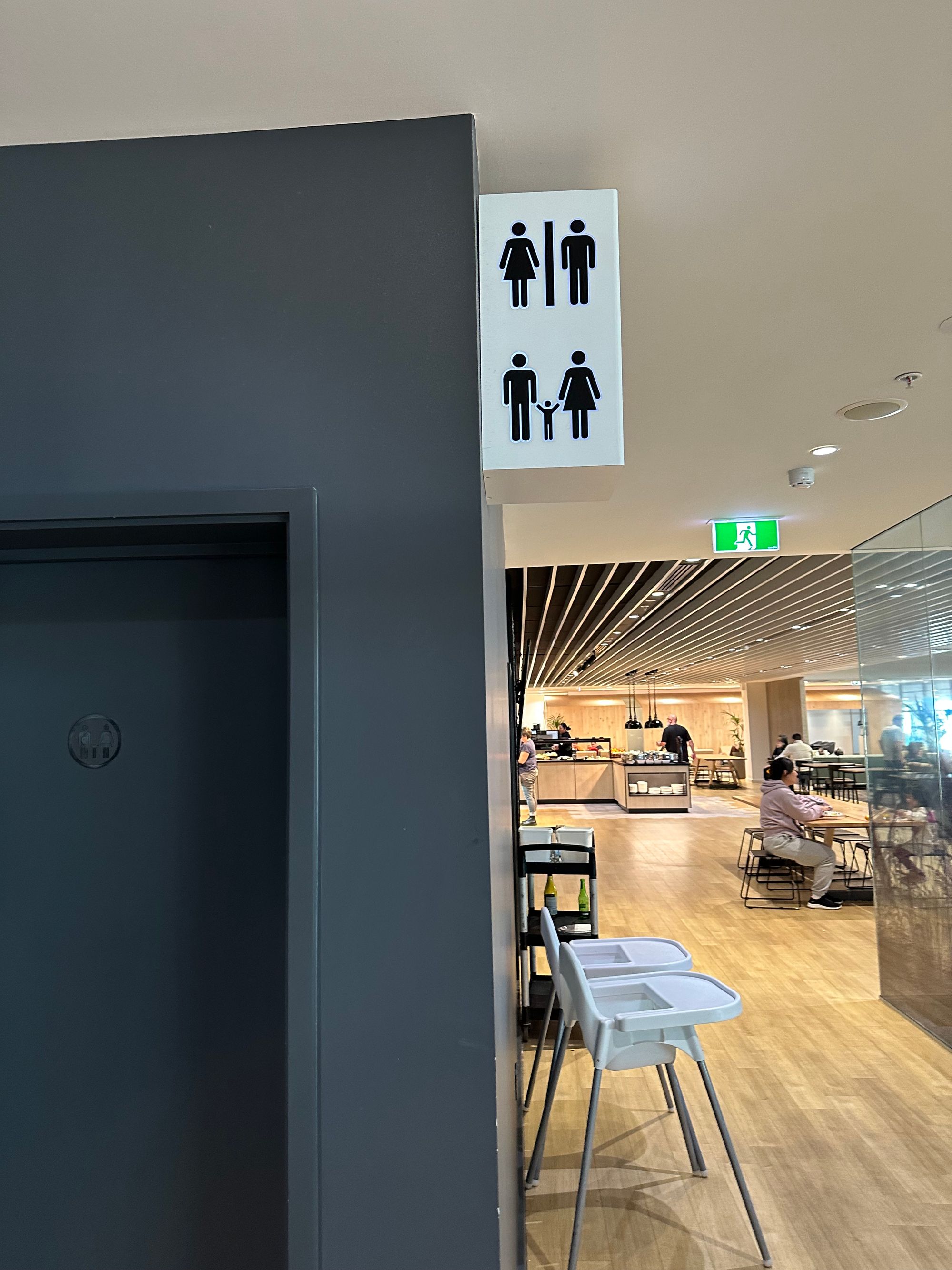 Strata Lounge Auckland (AKL) Review: Kid-Friendly Airport Lounge