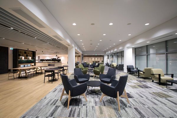 Strata Lounge Auckland (AKL) Review: Kid-Friendly Airport Lounge